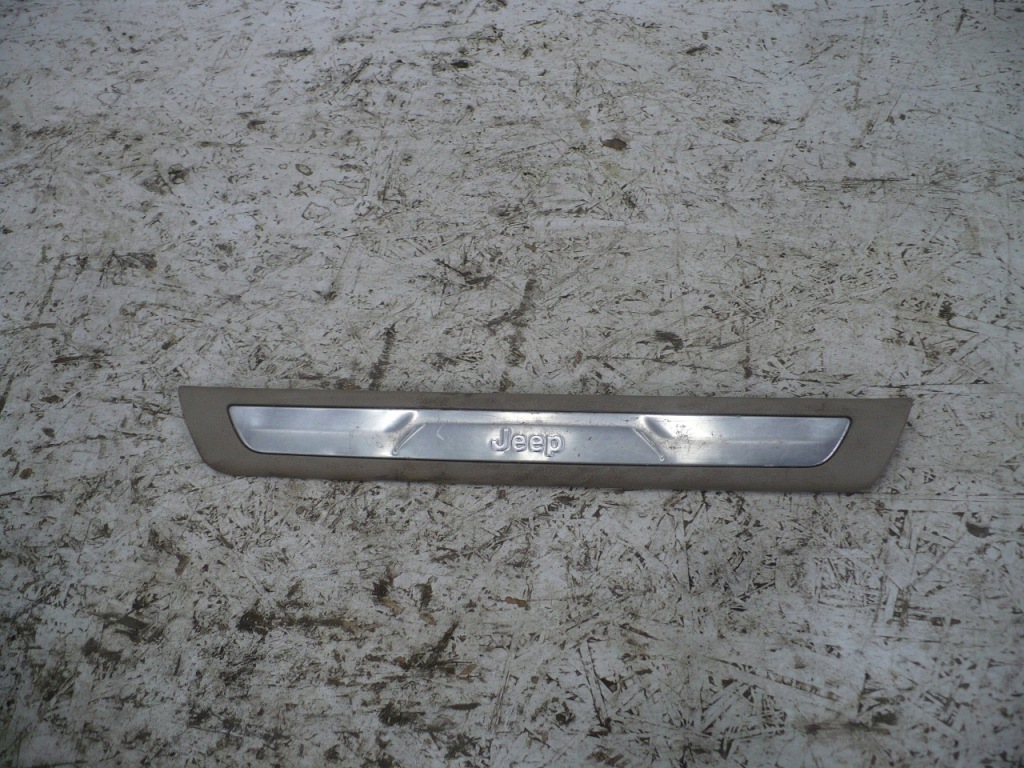 фото №1, Jeep grand cherokee wk2 молдинг порог правая beż бежевая