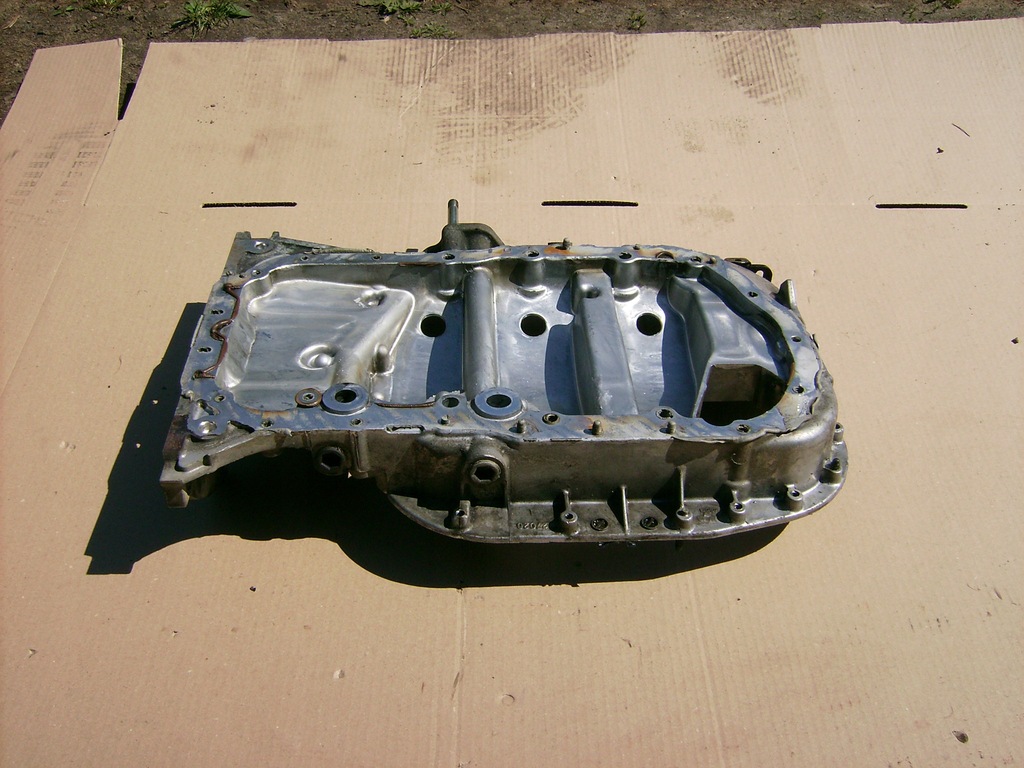 фото №8, Основание поддон масляный toyota avensis verso 01-03r 2.0 d4d 116km 27020