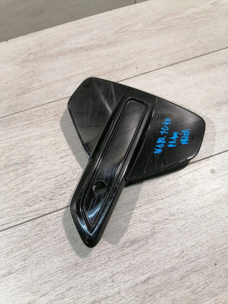 фото №6, Volvo xc40 решітка бампер правий перед 32347389