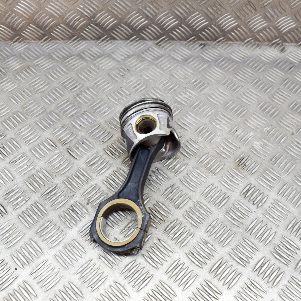 фото №3, Mercedes-benz sprinter w906 2012 поршень