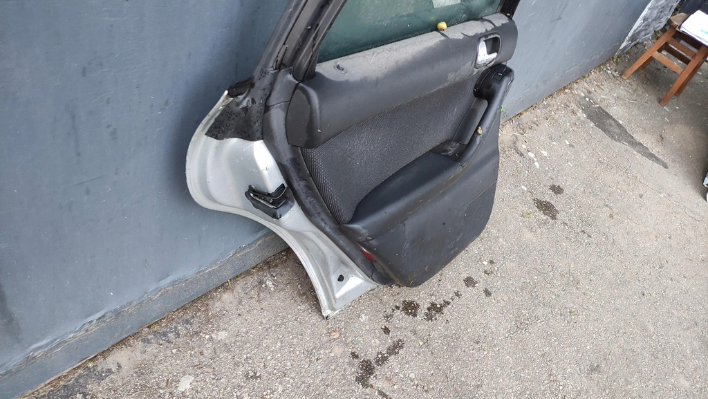 фото №7, Audi a3 8l 5d двері лівий задня скло обшивка