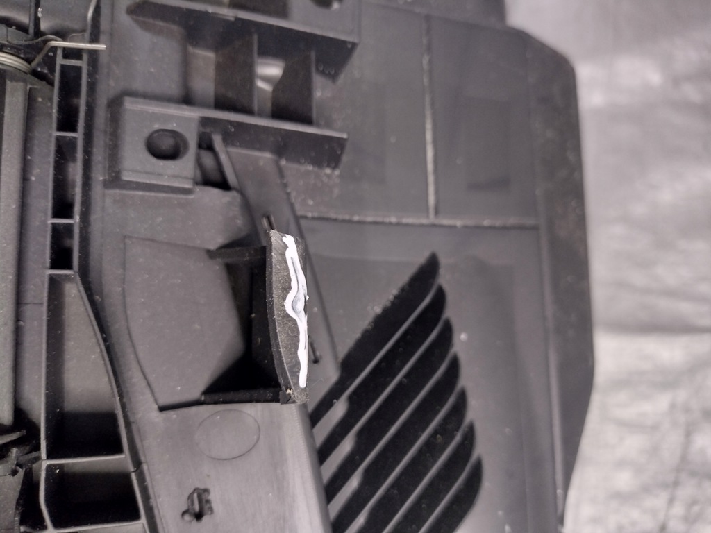 фото №15, Бардачок пассажира skoda octavia ii 2 оригинальный номер 1z1857097l