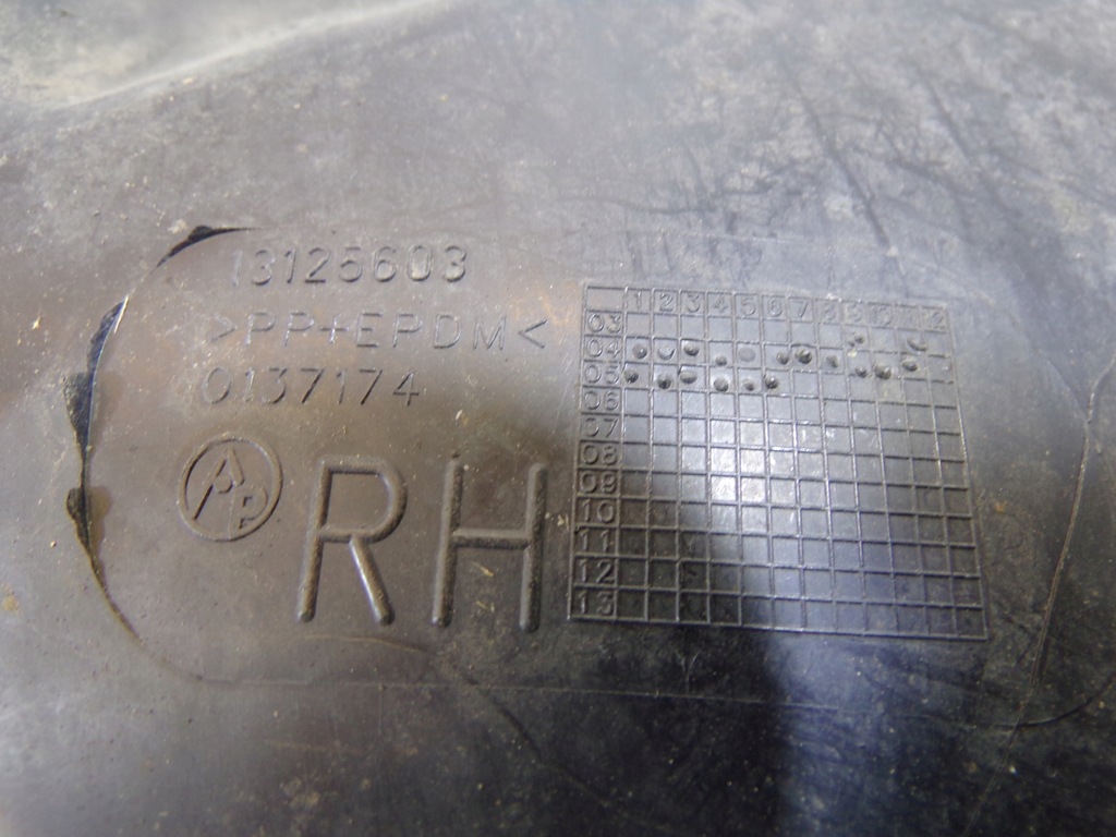 фото №9, Підкрилок праве передні правий перед opel astra h 13125603 13125605 f