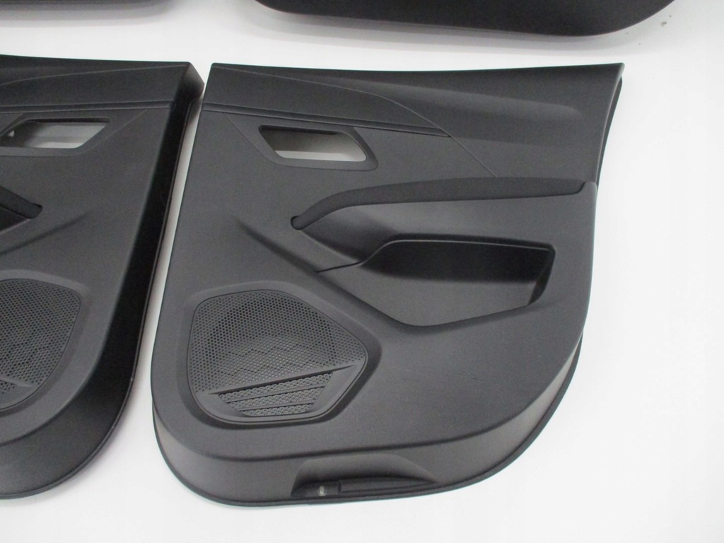 фото №5, Оббивка двері peugeot 208 ii 20r задня