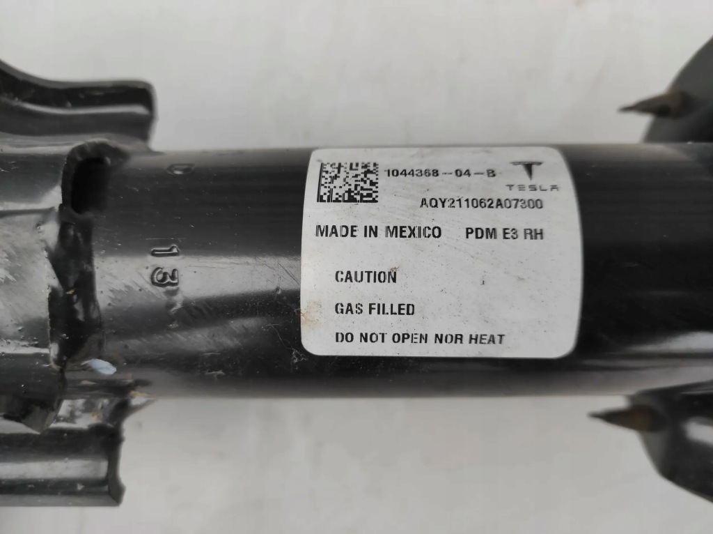 Амортизатор перед передній правий tesla model 3 Оригінал