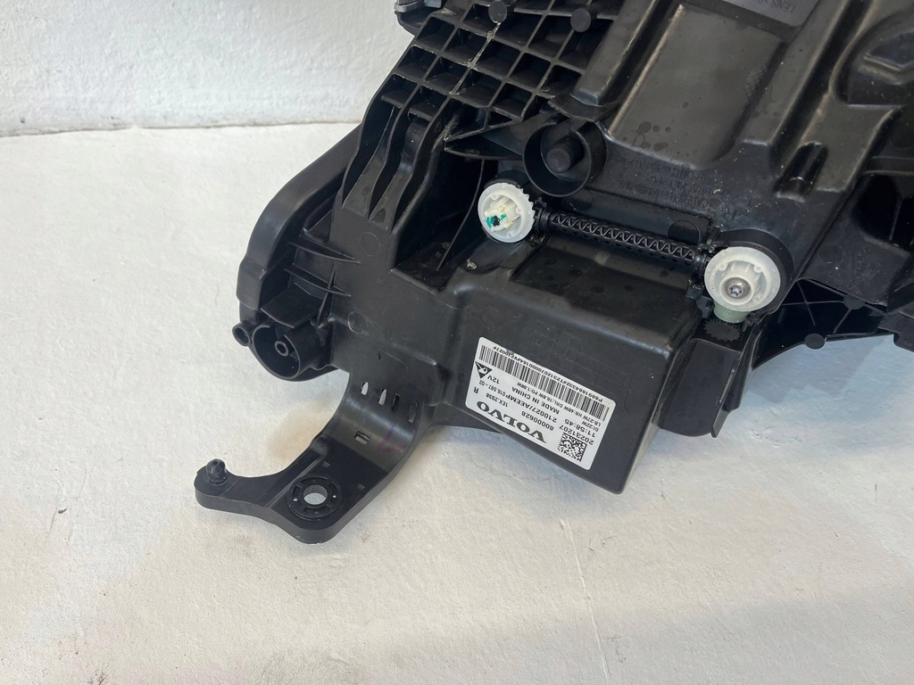 фото №9, Volvo ex30 лампа правая full led 24 -