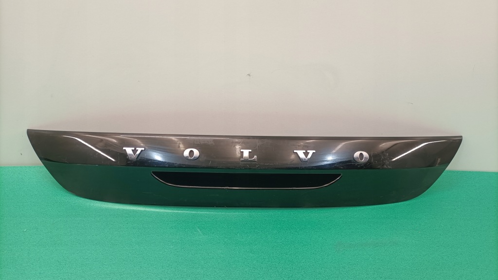 Купить Volvo v40 xc40 молдинг надпись хром накладка крышки багажника 01042057014