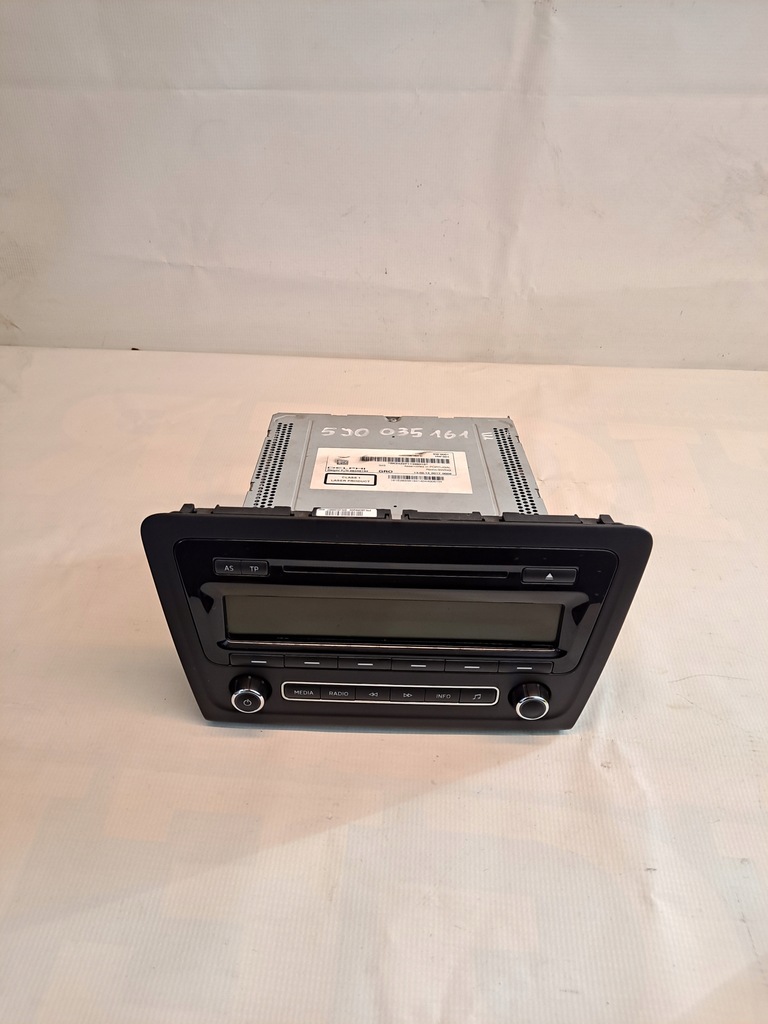 фото №1, Радіо fabyczne skoda rapid 5j0035161e