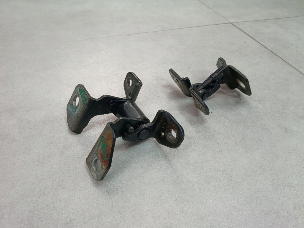 фото №1, Jeep grand cherokee wk2 10- петля дверь правый перед pav