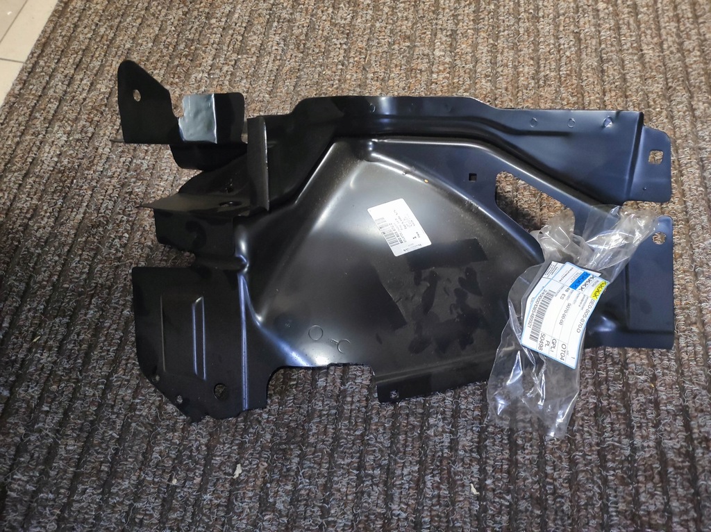 фото №5, Кронштейн крила правий перед a4 b7 2004-2008