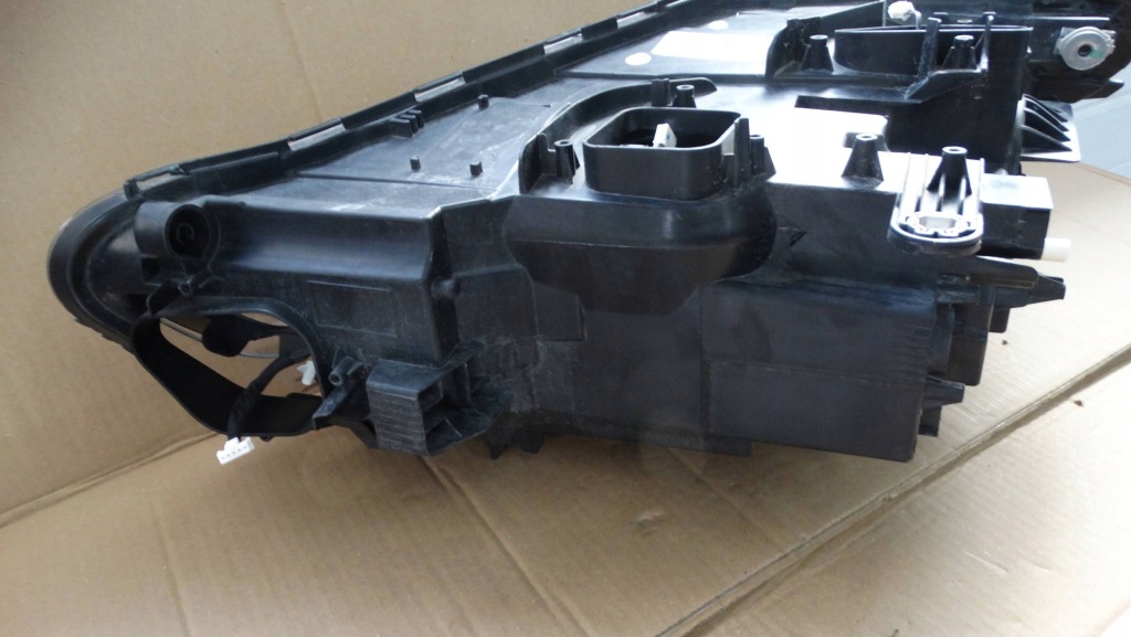 Фара правый перед 7472220 bmw x1 f48 full led Киев