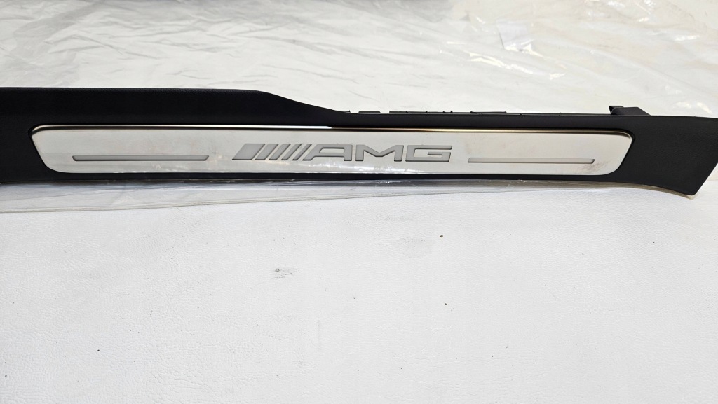 Накладки накладки поріг mercedes w463 amg a4636807506 a4636801106 комплект Ціна