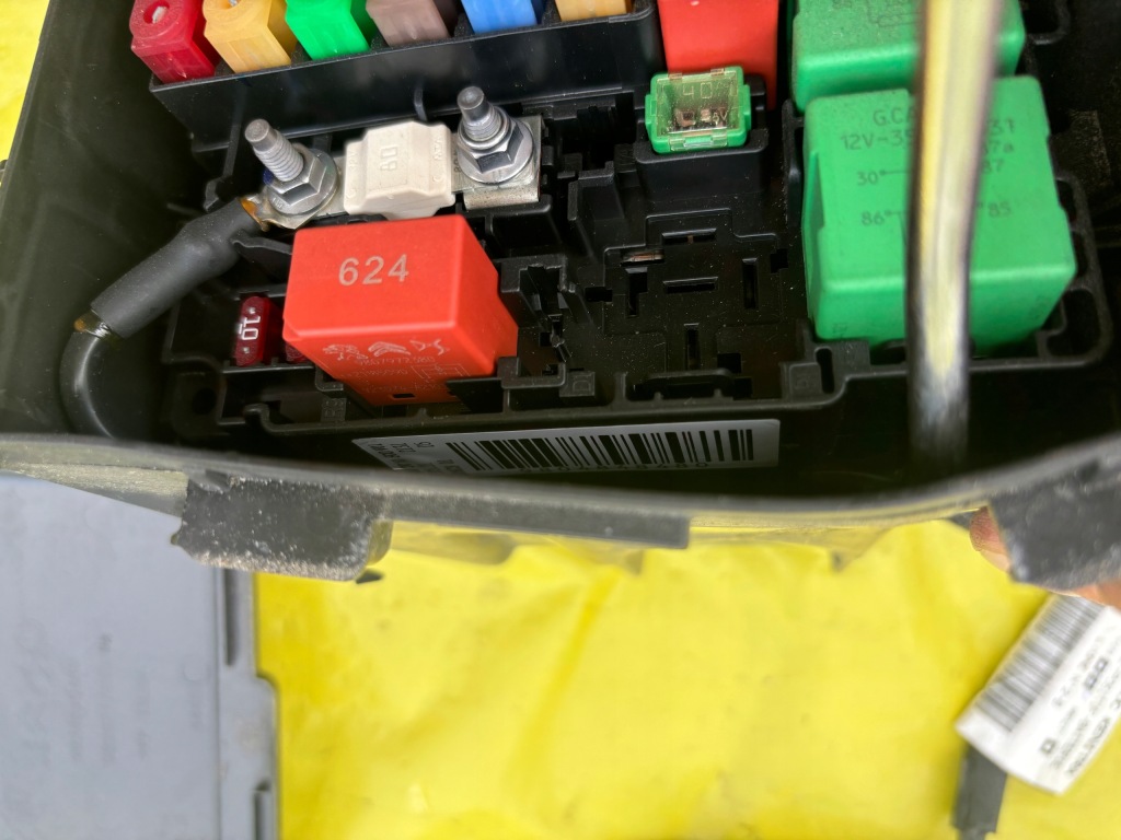 фото №7, Peugeot 208 ii 2008 ii корпус коробка предохранителей bsm