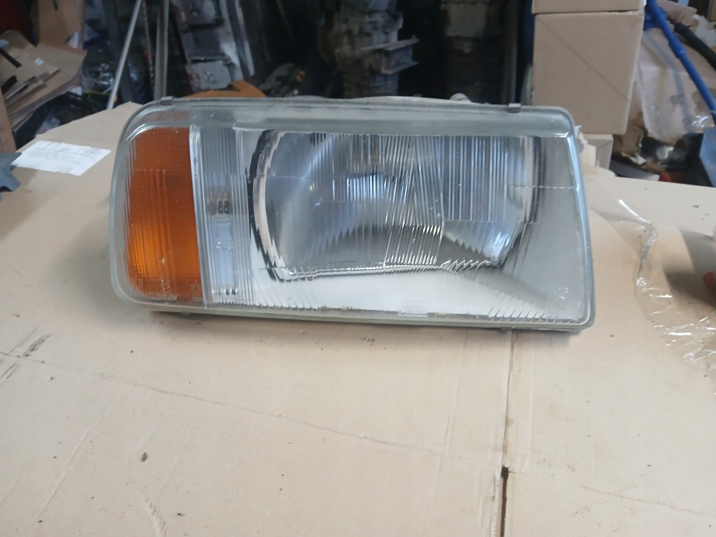 фото №1, Suzuki vitara i 1.6 лампа права valeo