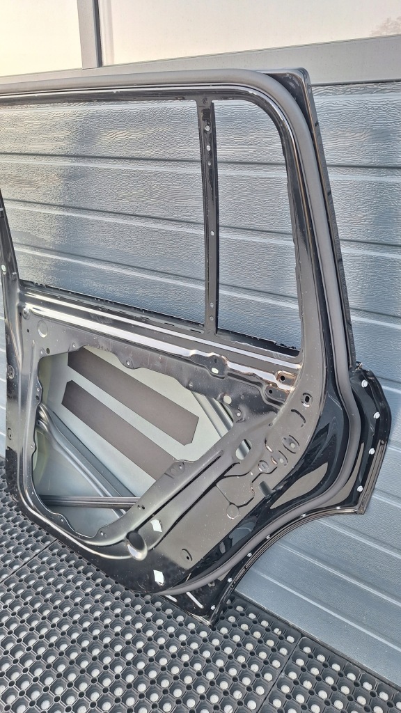 Mercedes gls x167 дверь правое задние Цена