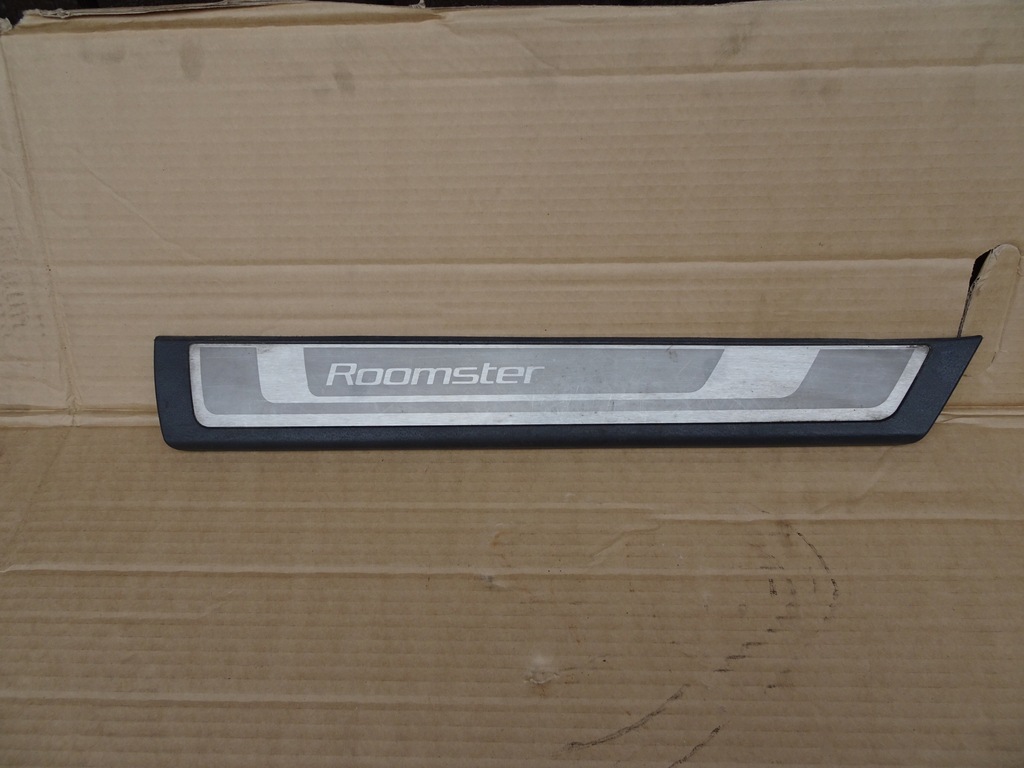 фото №1, Skoda roomster молдинг порог правая правый перед