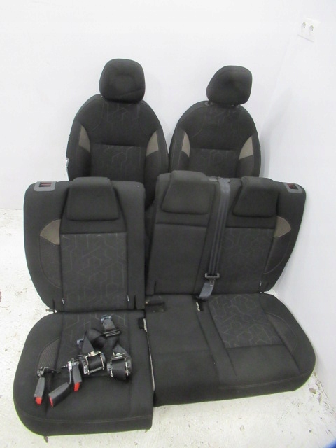 фото №1, Peugeot 2008 сиденья заднее сиденье ремни клипсы комплект