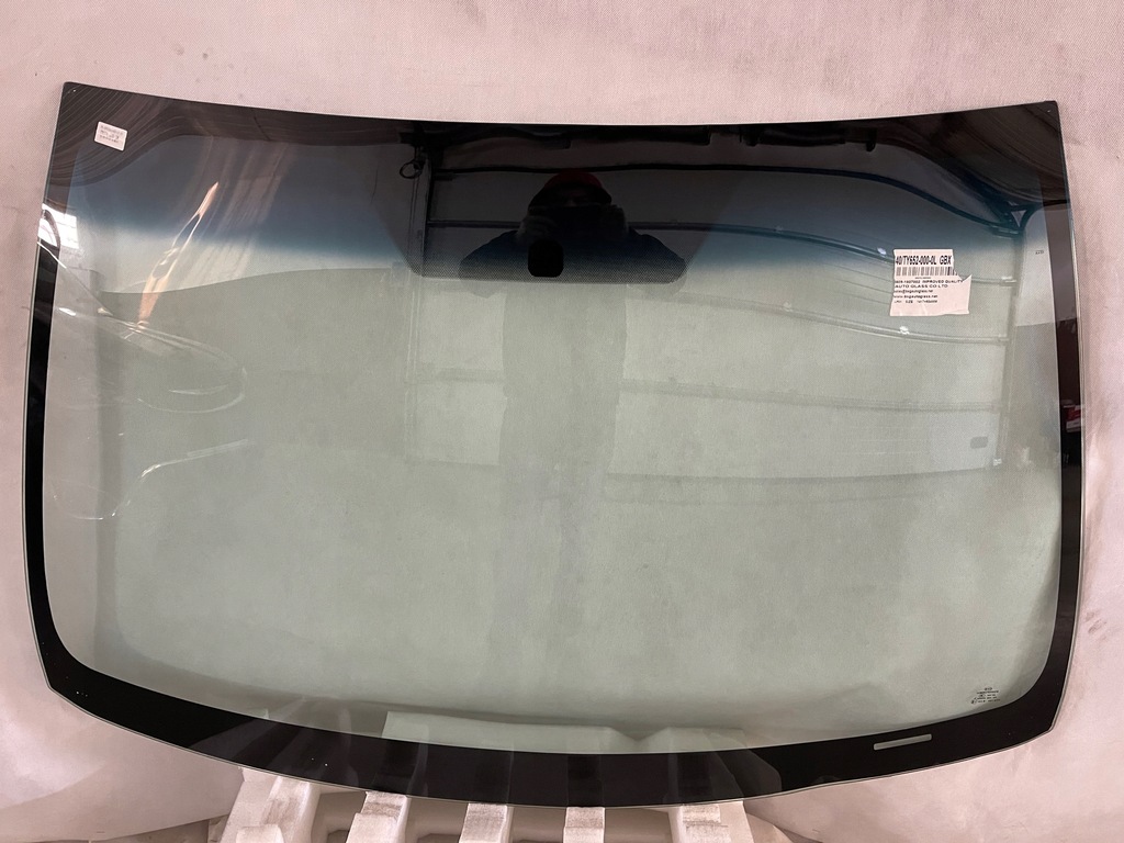 фото №1, Toyota corolla e15 po 2008 стекло передняя nowa