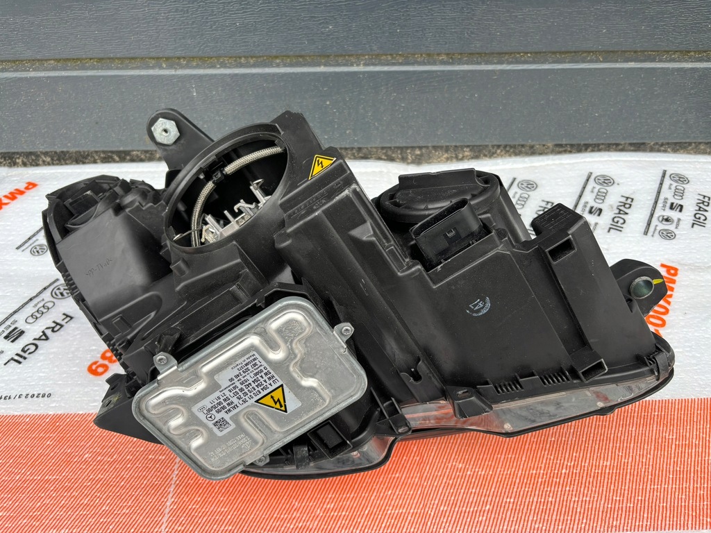 фото №10, Лампа ліва bi-xenon mercedes c-klasa w204