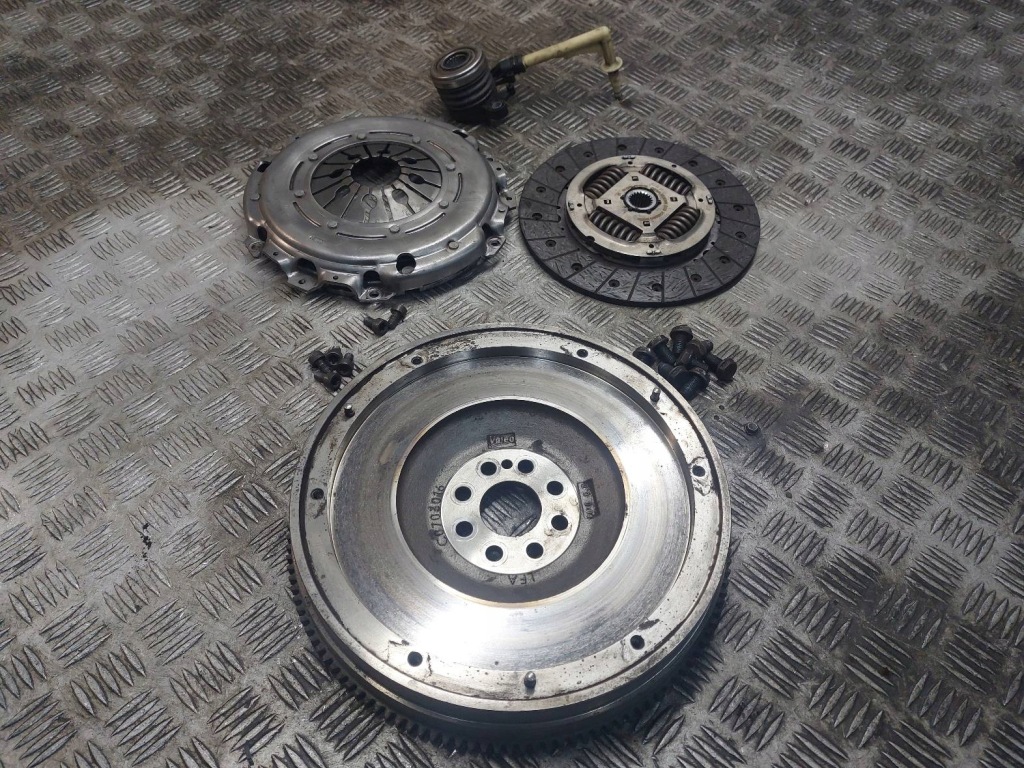 фото №1, Сцепление диск прижим подшипник колесо маховик x-trail ii t31 2.0 dci