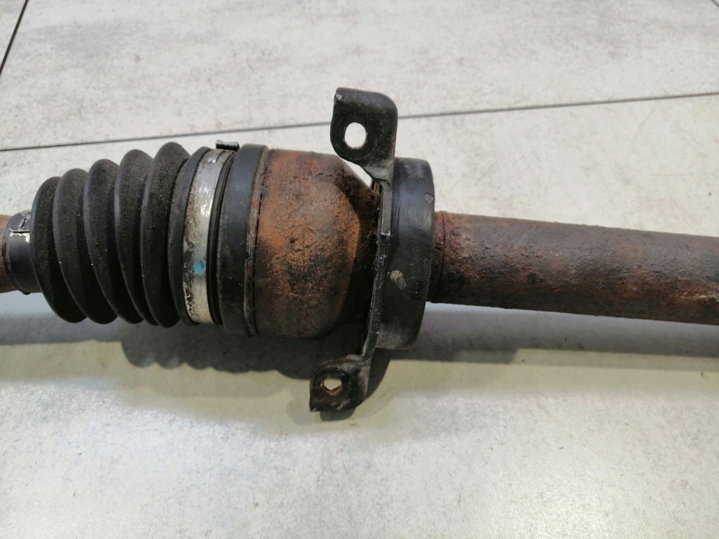 Привідний вал права довга mercedes a-klasa w168 1.4 Зі Шроту