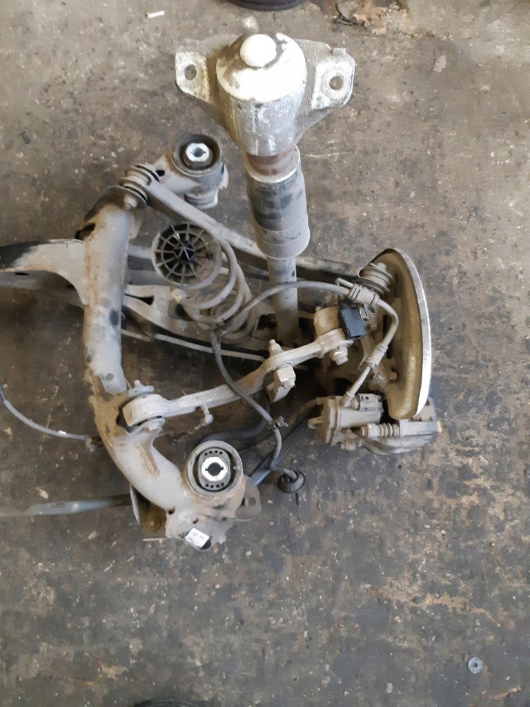 фото №5, Audi a4 b9 підвіска задня задні підрамник балка поворотний кулак важелі комплект