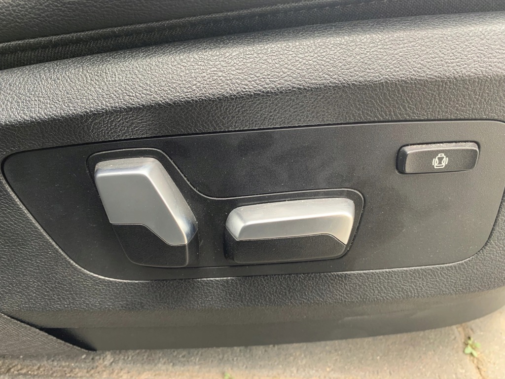 фото №7, Сиденья обивка кожа sporty подогрев память электрический 7 человек bmw x7 g07