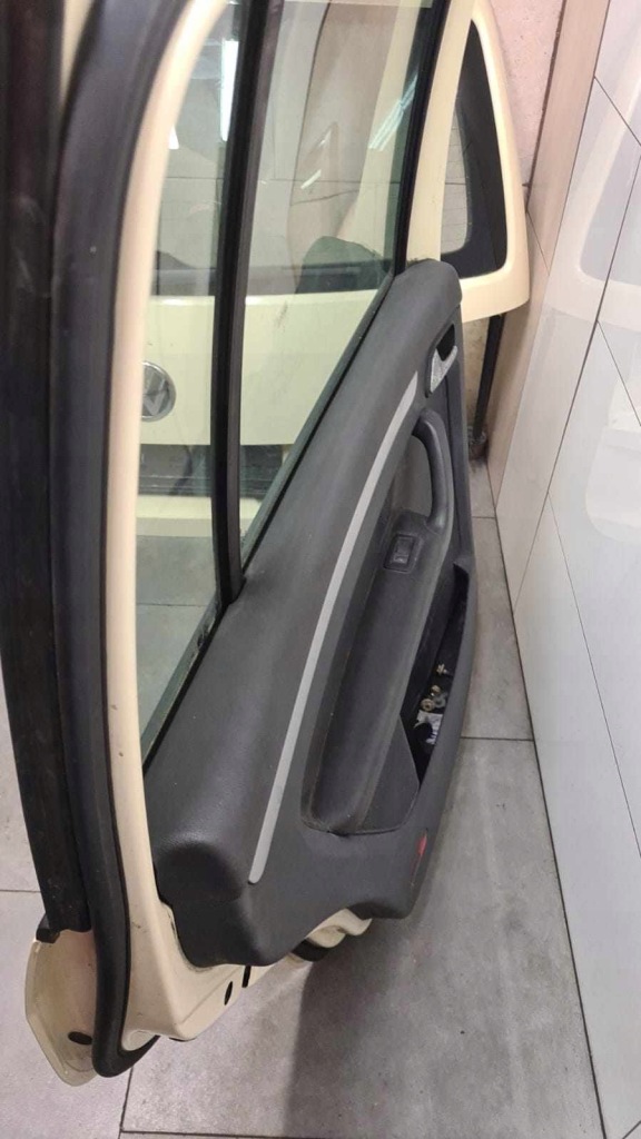 фото №7, Двері лівий задня vw touran ii 11-15 r115