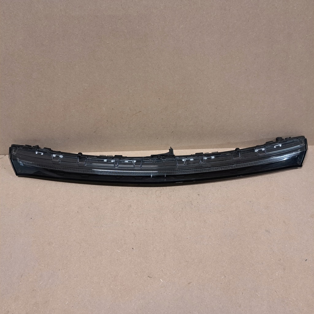 фото №1, Mercedes eqs w297 лампа led накладка молдинг середня перед