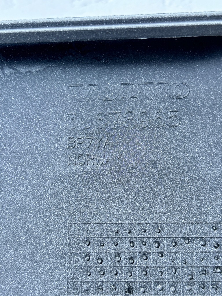 Volvo xc90 диффузор накладка спойлер бампер задняя 30678965 wys 24h Цена