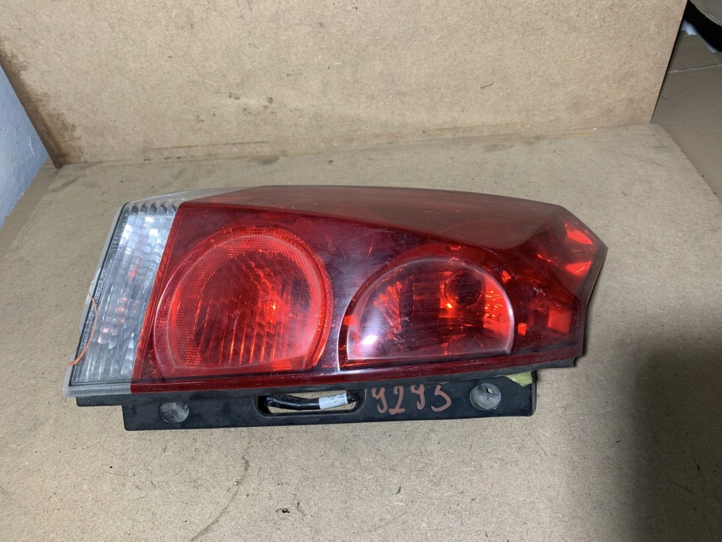 фото №1, Лампа левая задняя nissan quest 265555z000