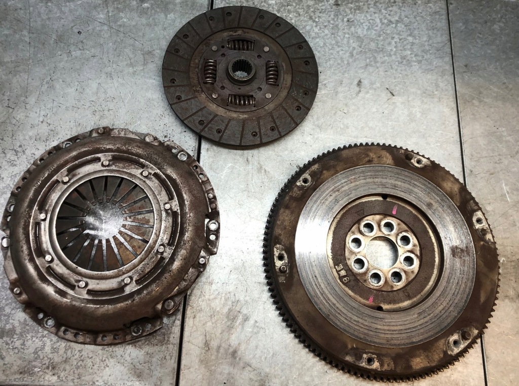 фото №1, Toyota avensis t25 2.0b сцепление полный