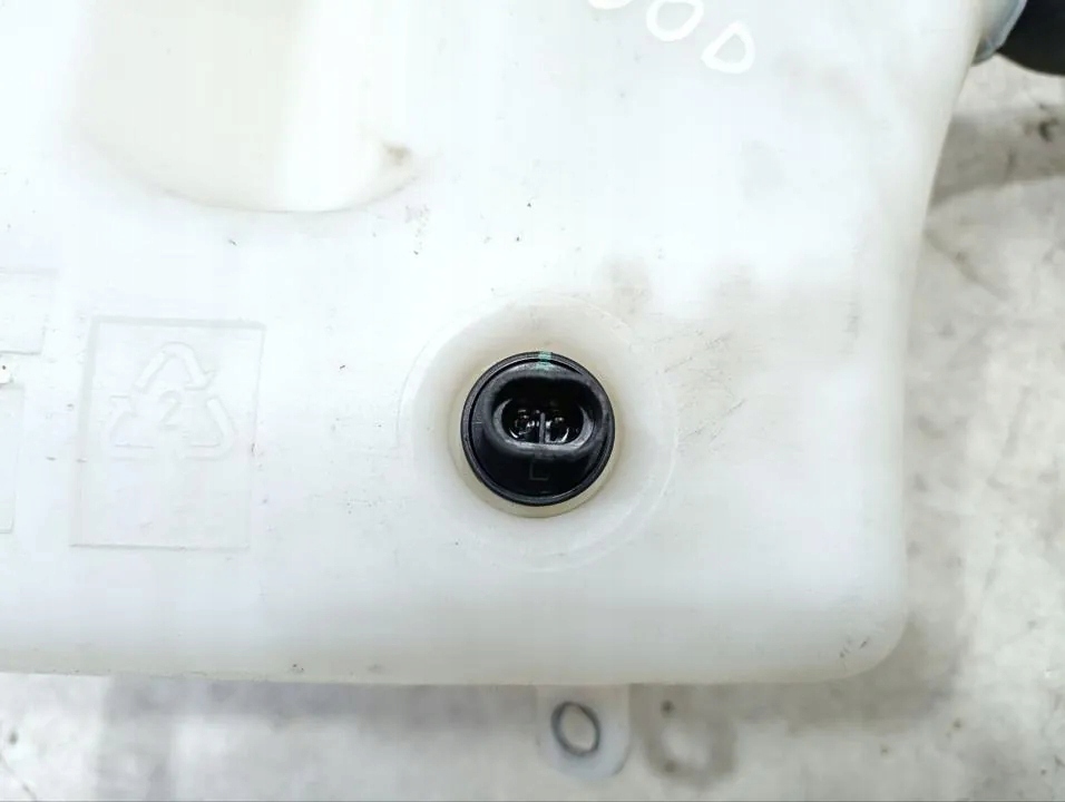 Бачок омывателя ferrari california 13012 бензиновый 338kw 2010 в Украине