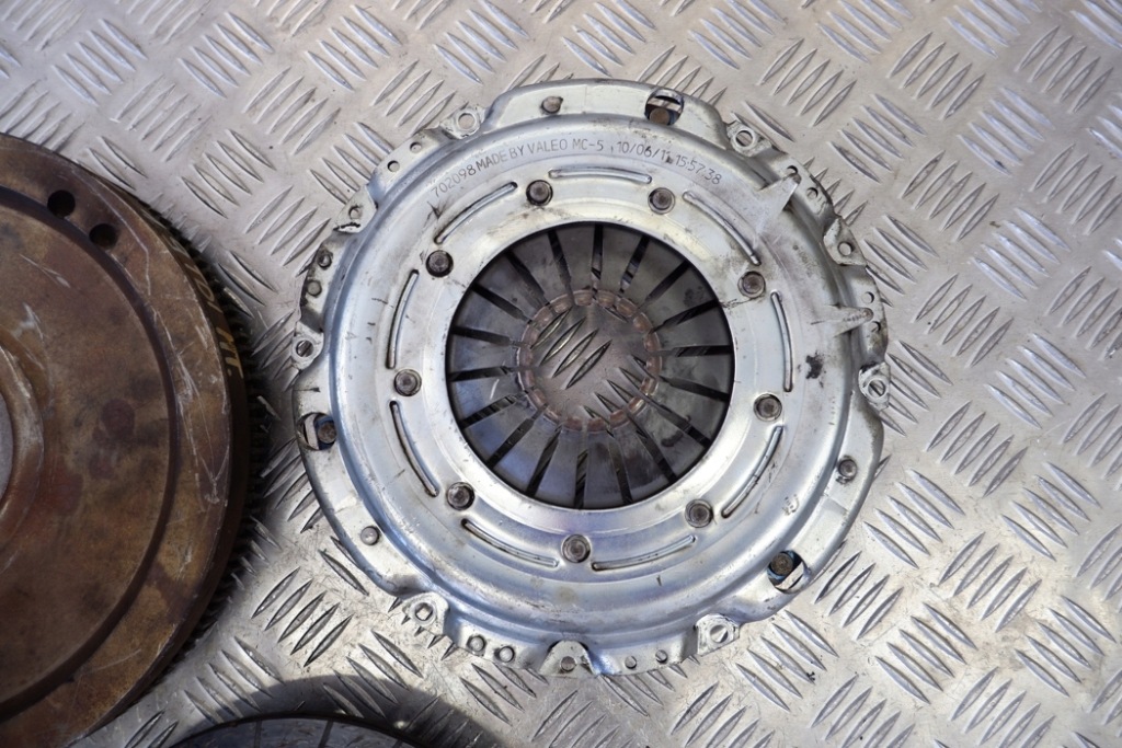 фото №8, Комплект сцепления vw passat b6 3c2 702098 1.9l дизель 77kw 2008