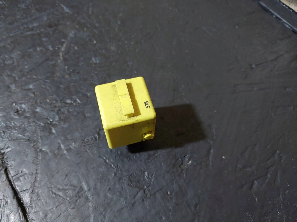 Реле bmw 1389105 61361389105 Зі Шроту