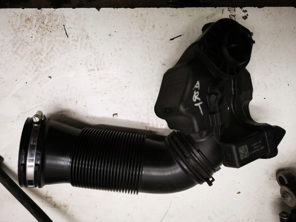 фото №1, Vw arteon труба всасывающая 05e129656a 5q0129684c