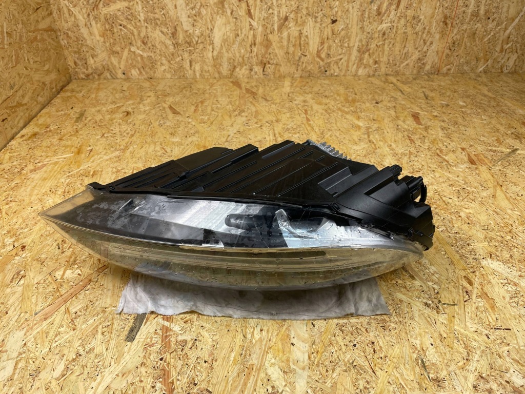 Купити Фара перед передня правий full led volvo v40 2 31677021 uk рестайлінг  2016-