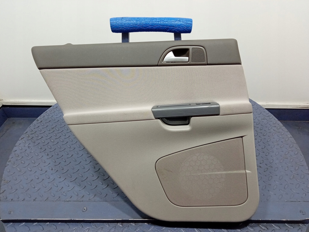 фото №1, Volvo s40 ii lift обивка дверь задняя левая задняя обшивка 8679479