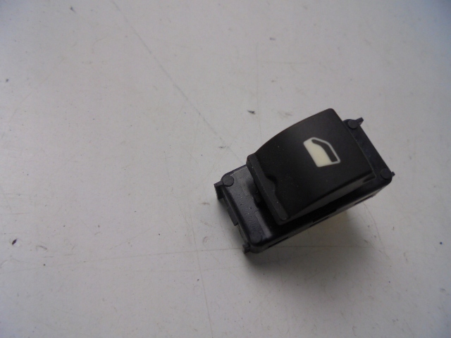 фото №1, Панель скло citroen ds3 crossback e-tense 2020 rok