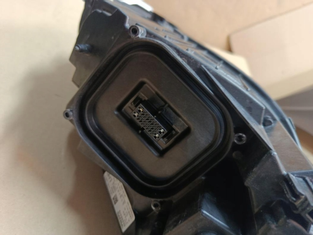 Volvo v40 рестайлинг  16- фара full led левая перед европа оригинал идеальное состояние Недорого