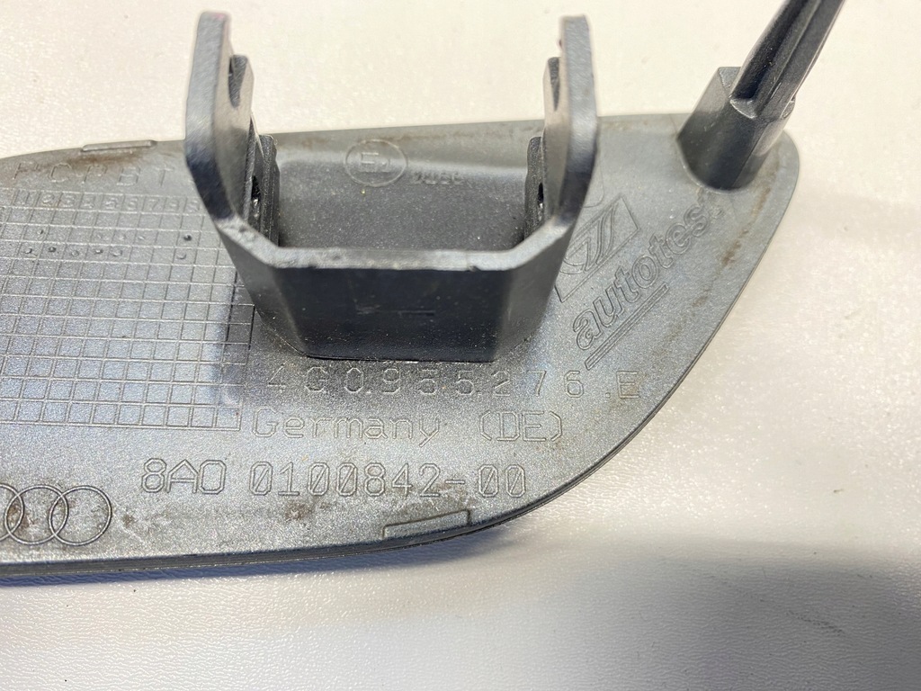 фото №11, Заглушка крышка правая распылителя audi a6 c7 rs6