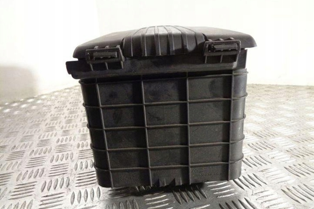 Основание аккумулятор vw passat b7 362 3c0915335 1.97l дизель 103kw 2011 Оригинал