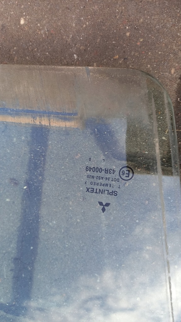 фото №3, Стекло правая перед mitsubishi space star 01r