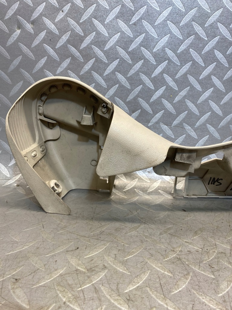 Корпус пластик сиденье левая opel insignia a бежевая 13325196 в Украине