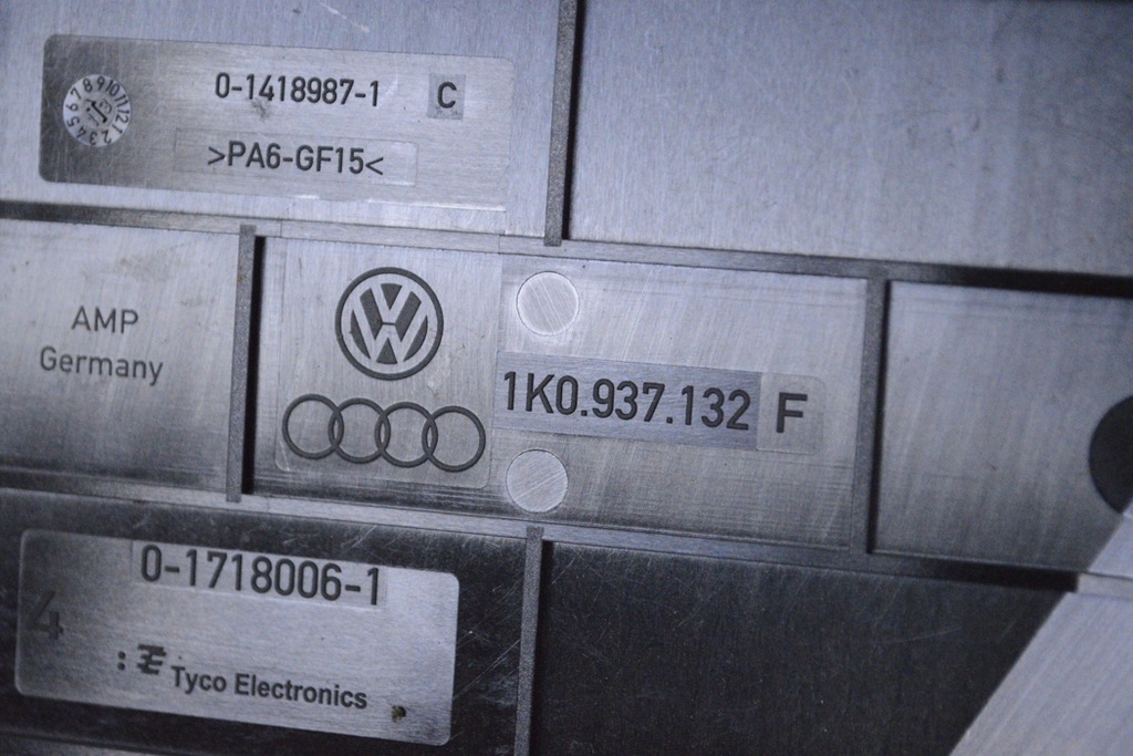 фото №5, Крышка коробка предохранителей vw passat b7 1.6 tdi 2013 rhd