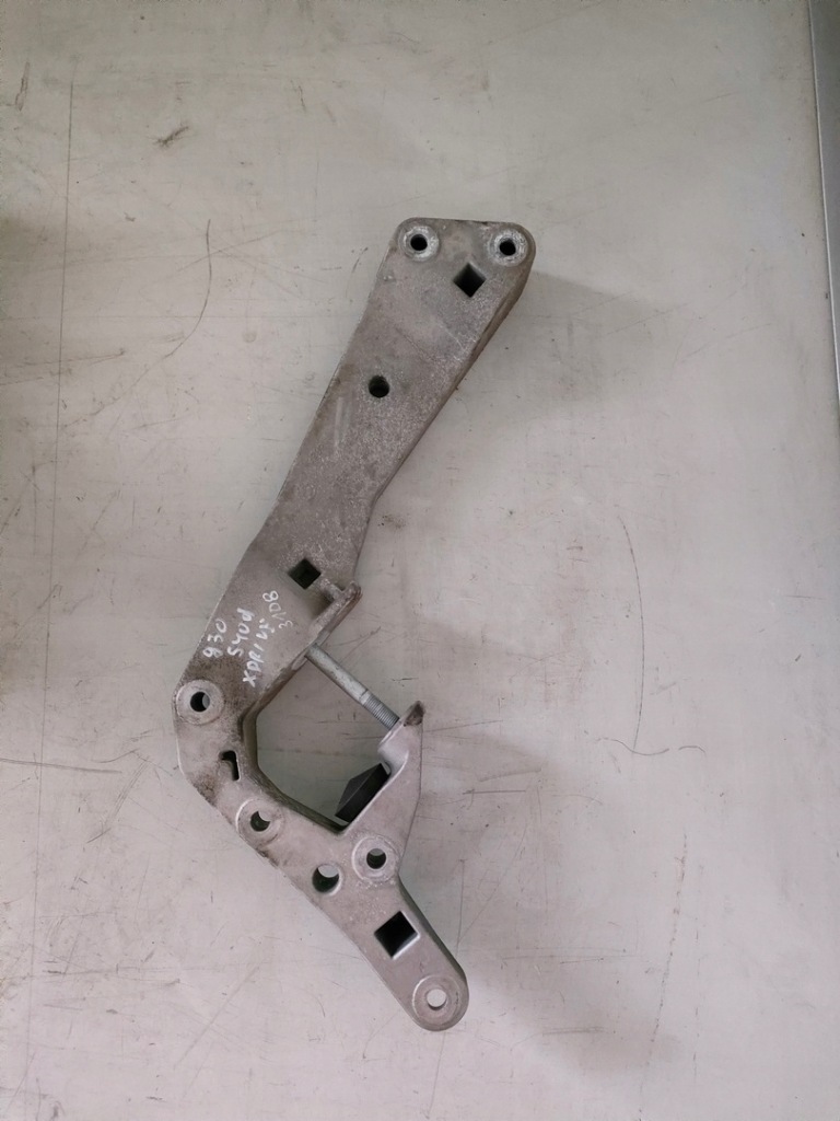 фото №1, Bmw g30 540d xdrive кронштейн коробки 8485312