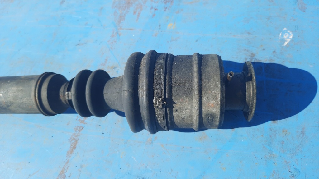 Привідний вал права volvo 440 460 Ціна