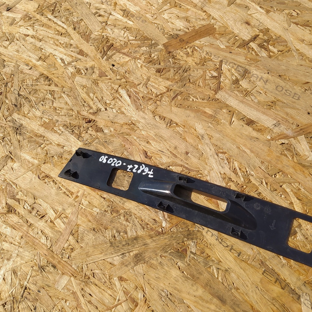 фото №5, Toyota corolla e21 sedan молдинг багажника 76827-02090