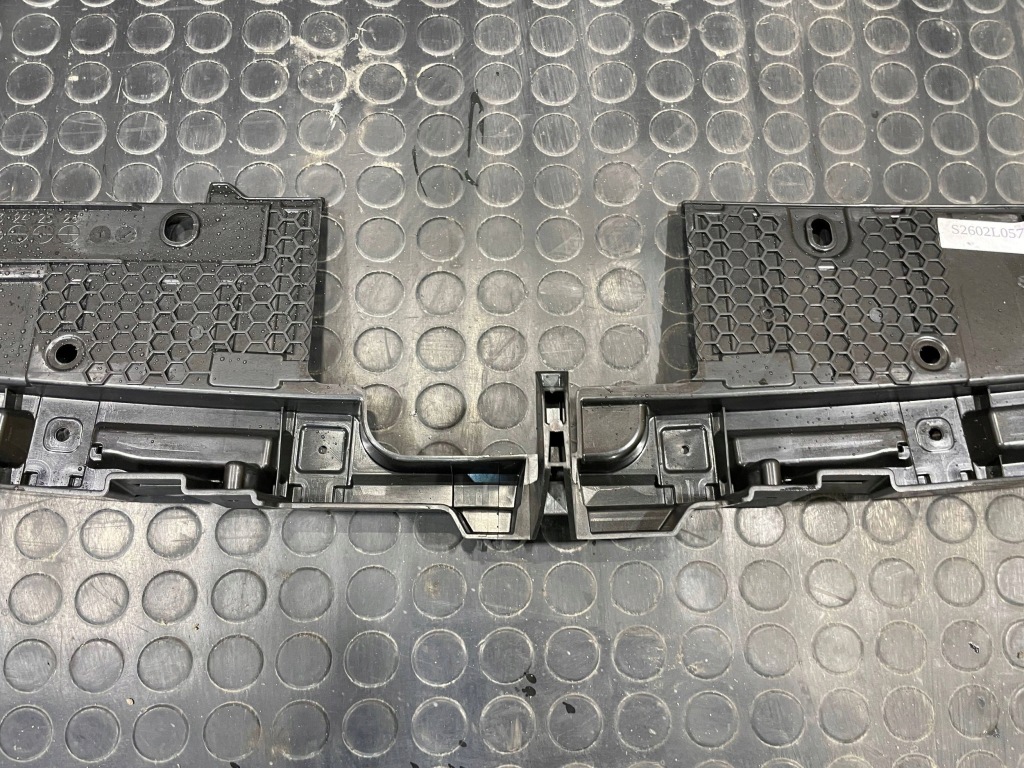 Mazda 6 gj 3 3 рестайлинг  18-24 накладка верхний поперечина перед передний с Разборки