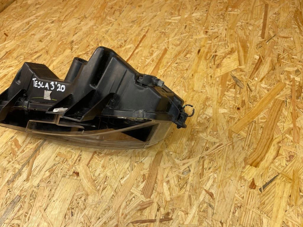 Противотуманная фара бампера перед передний led правый tesla model 3 1077396-00-d 2017- Оригинал